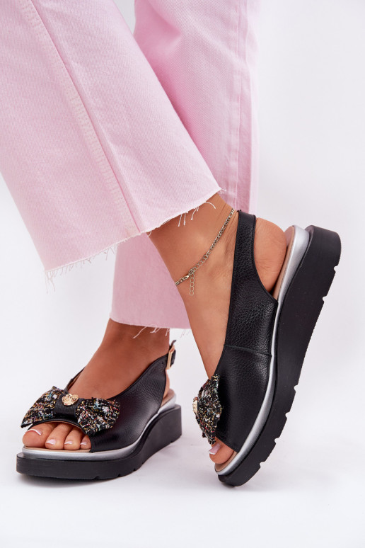 Sandali da donna Femminile Su un cuneo con nastri Zazoo 1882 colore nero Sandali da donna Femminile Su un cuneo con nastri Zazoo 1882 colore nero