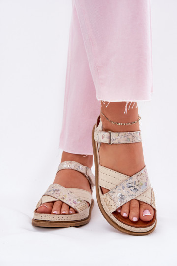 Sandali da donna Femminile con una piattaforma Deveciejka L7064-37 colore avorio