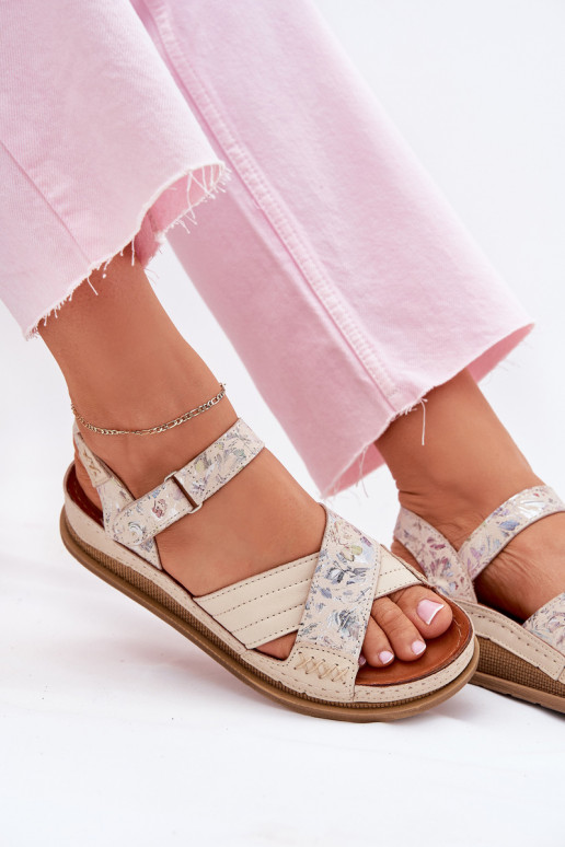 Sandali da donna Femminile con una piattaforma Deveciejka L7064-37 colore avorio Sandali da donna Femminile con una piattaforma Deveciejka L7064-37 colore avorio