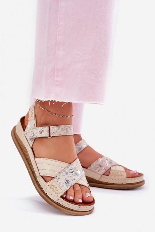 Sandali da donna Femminile con una piattaforma Deveciejka L7064-37 colore avorio Sandali da donna Femminile con una piattaforma Deveciejka L7064-37 colore avorio