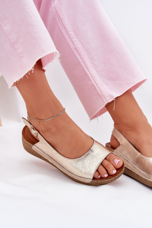 Sandali da donna Femminile Su un cuneo Deveciejka L7069 -25 colore dorato Sandali da donna Femminile Su un cuneo Deveciejka L7069 -25 colore dorato