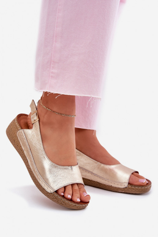 Sandali da donna Femminile Su un cuneo Deveciejka L7069 -25 colore dorato Sandali da donna Femminile Su un cuneo Deveciejka L7069 -25 colore dorato