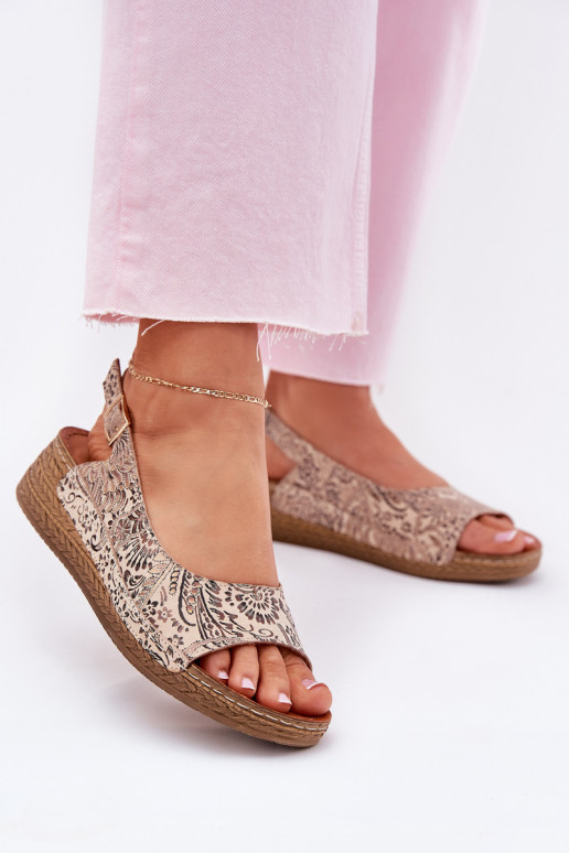 Sandali da donna Femminile Su un cuneo Deveciejka L7069-04 beige Sandali da donna Femminile Su un cuneo Deveciejka L7069-04 beige