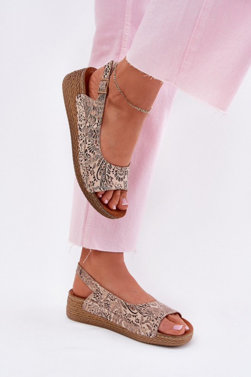 Sandali da donna Femminile Su un cuneo Deveciejka L7069-04 beige Sandali da donna Femminile Su un cuneo Deveciejka L7069-04 beige