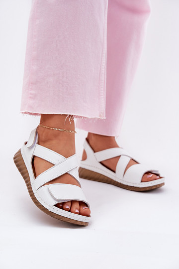 Sandali da donna Femminile con chiusure adesive Deveciejka L6848-11 Colore bianco