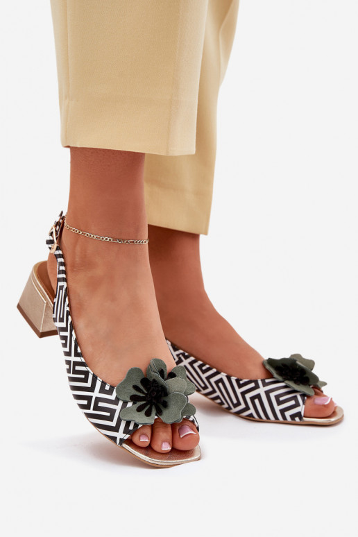 Sandali da donna Femminile Klocke Con decorazioni Un fiore Laura Messi 2973 Bianco-colore nero