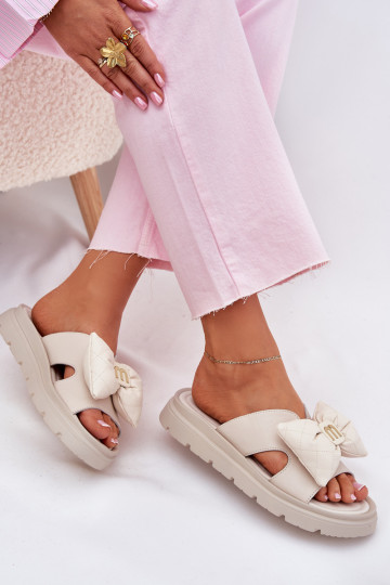 Pantofole in pelle Femminile con una piattaforma con nastri CheBello 4647 beige
