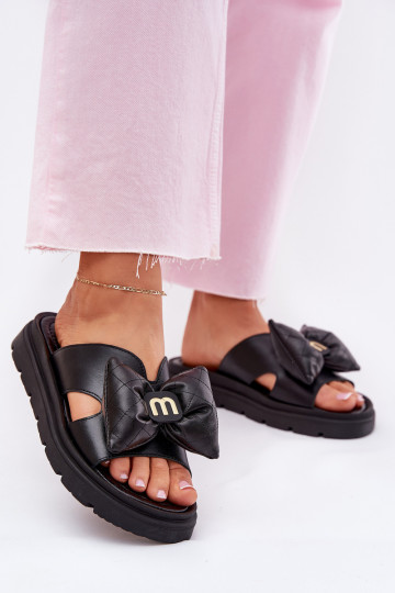 Pantofole in pelle Femminile con una piattaforma con nastri CheBello 4647 colore nero
