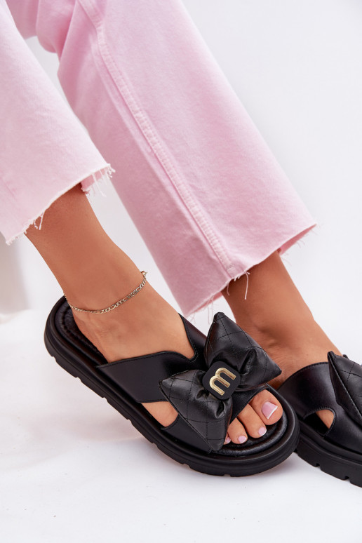 Pantofole in pelle Femminile con una piattaforma con nastri CheBello 4647 colore nero Pantofole in pelle Femminile con una piattaforma con nastri CheBello 4647 colore nero