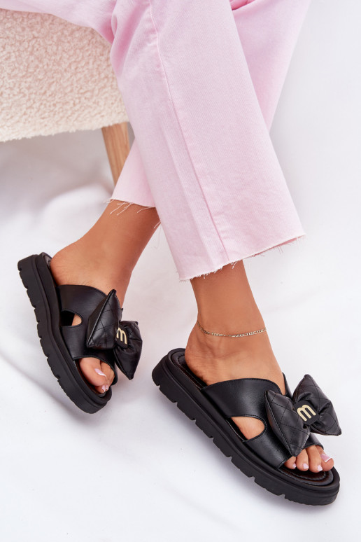 Pantofole in pelle Femminile con una piattaforma con nastri CheBello 4647 colore nero Pantofole in pelle Femminile con una piattaforma con nastri CheBello 4647 colore nero