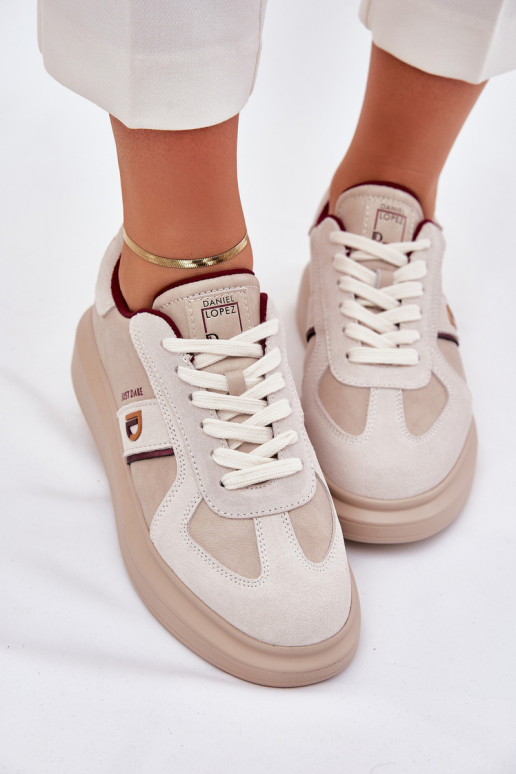 Pelle Femminile Scarpe modello sneakers con una piattaforma Daniel Lopez Just Dare SS2D4003 beige