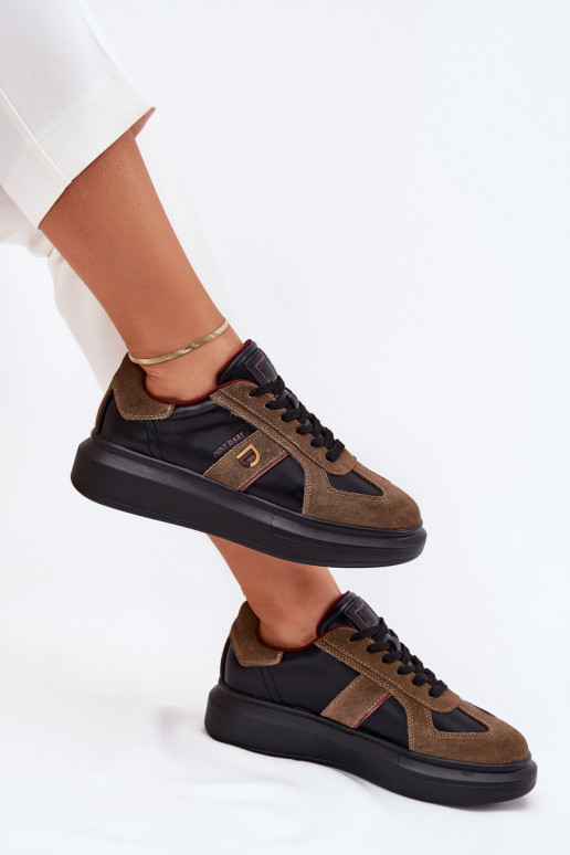 Pelle Femminile Scarpe modello sneakers con una piattaforma Daniel Lopez Just Dare SS2D4001 colore nero Pelle Femminile Scarpe modello sneakers con una piattaforma Daniel Lopez Just Dare SS2D4001 colore nero