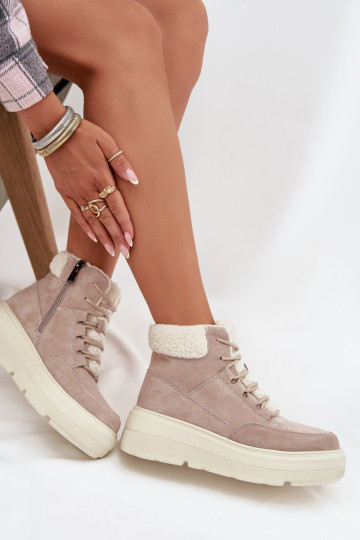 dalla pelle scamosciata Stivali da neve Femminile con riscaldamento con una piattaforma Vinceza 95354 beige