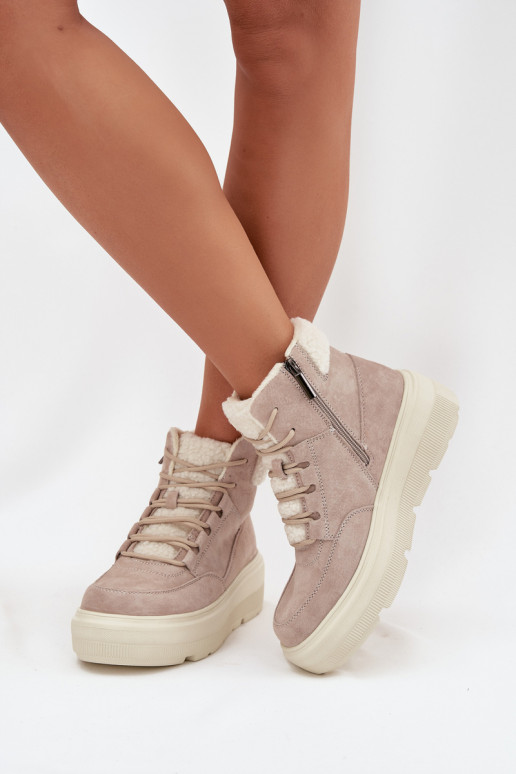 dalla pelle scamosciata Stivali da neve Femminile con riscaldamento con una piattaforma Vinceza 95354 beige