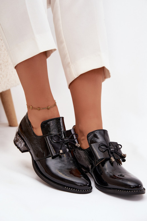 con effetto vernice scarpe Femminile Con tacco basso con nastri Zazoo 1399 colore nero