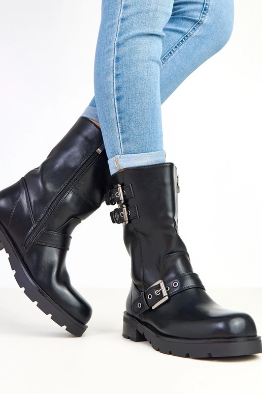 Stivaletti neri con piattaforma e... Stivaletti neri con piattaforma e...