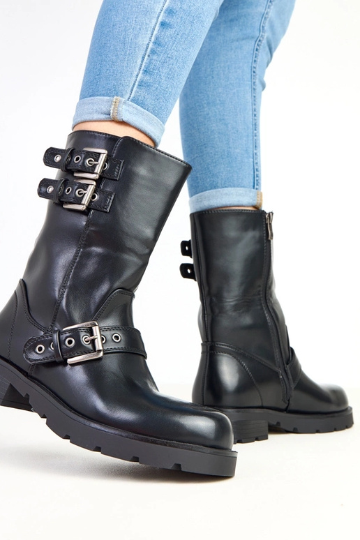 Stivaletti neri con piattaforma e... Stivaletti neri con piattaforma e...