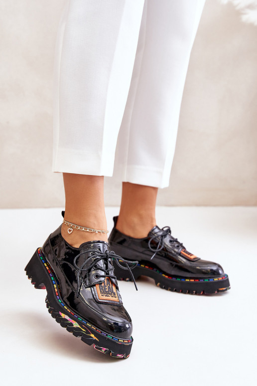 con effetto vernice scarpe Femminile con lacci Artiker 55C0499 colore nero