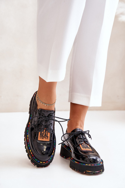 con effetto vernice scarpe Femminile con lacci Artiker 55C0499 colore nero