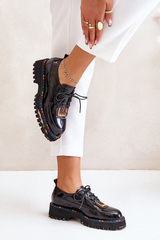 con effetto vernice scarpe Femminile con lacci Artiker 55C0499 colore nero
