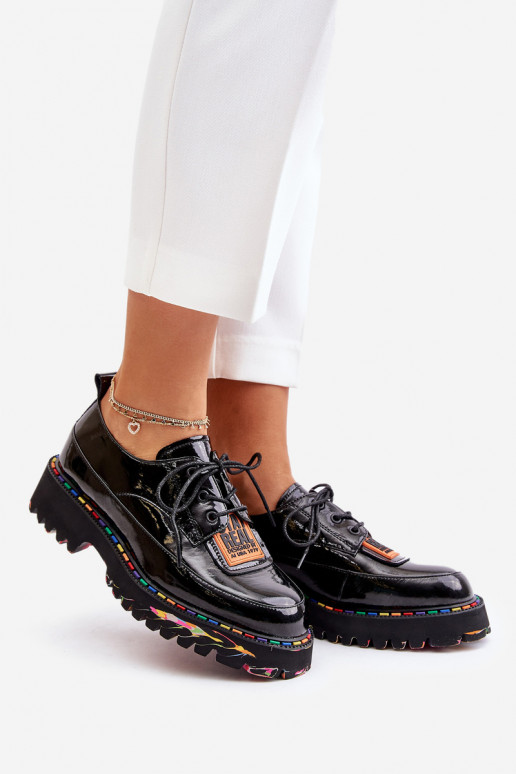 con effetto vernice scarpe Femminile con lacci Artiker 55C0499 colore nero