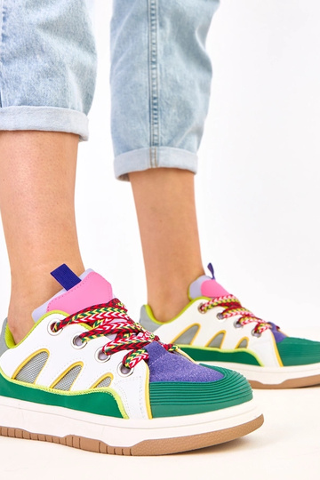Sneakers verdi con lacci...
