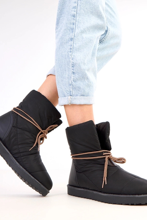 Stivaletti neri da donna con laccio...