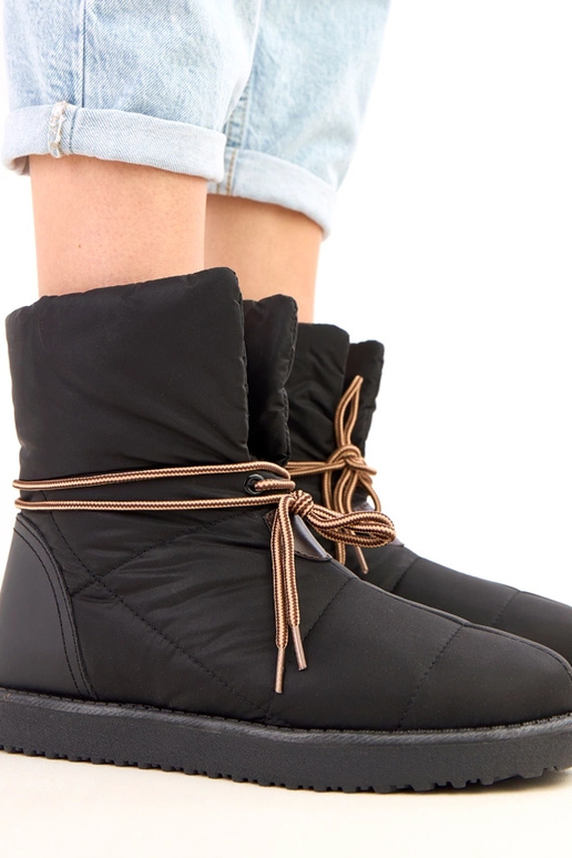 Stivaletti neri da donna con laccio...