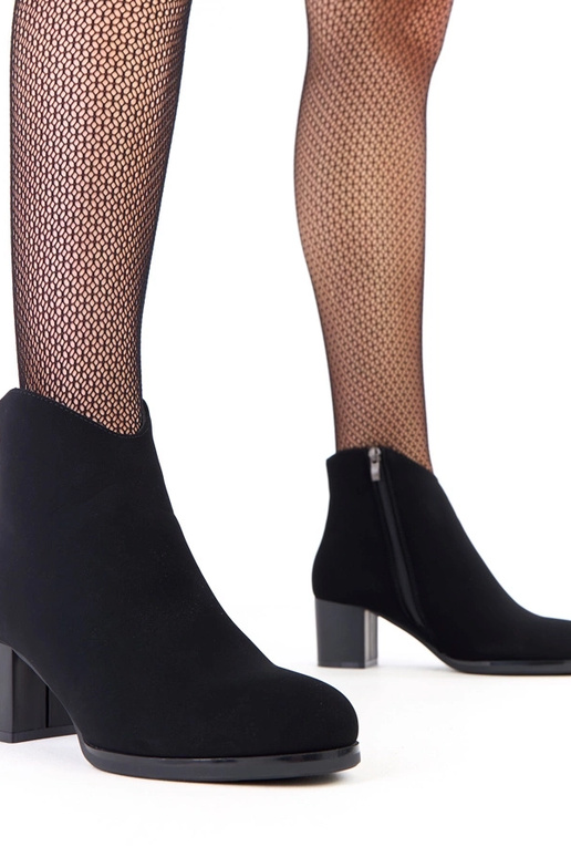 Stivaletti neri con decorazione in...