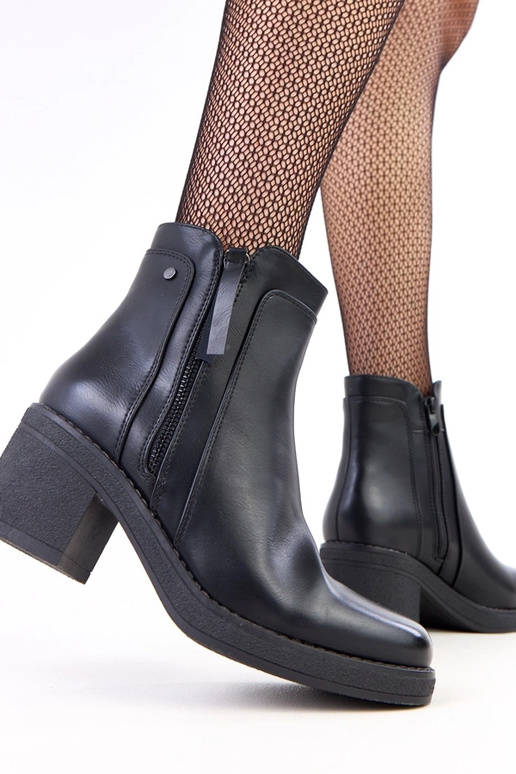 Stivaletti neri con colonna e sottile...