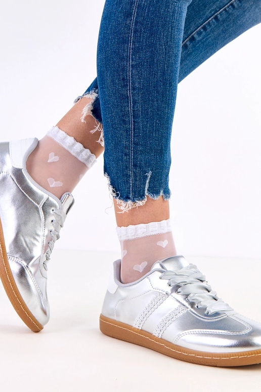 Sneakers argento da donna con lacci...