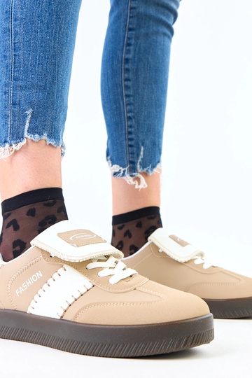 Sneakers marroni su piattaforma con cuciture Puente
