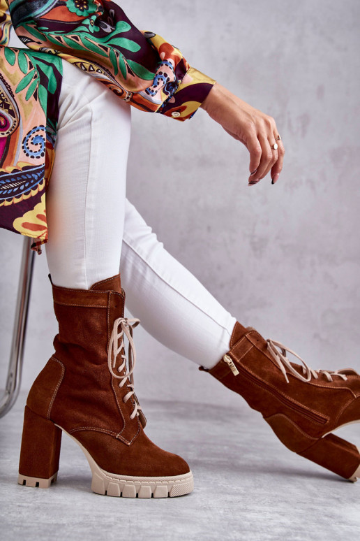 Femminile Scarpe scamosciate con una piattaforma colore marrone Edna