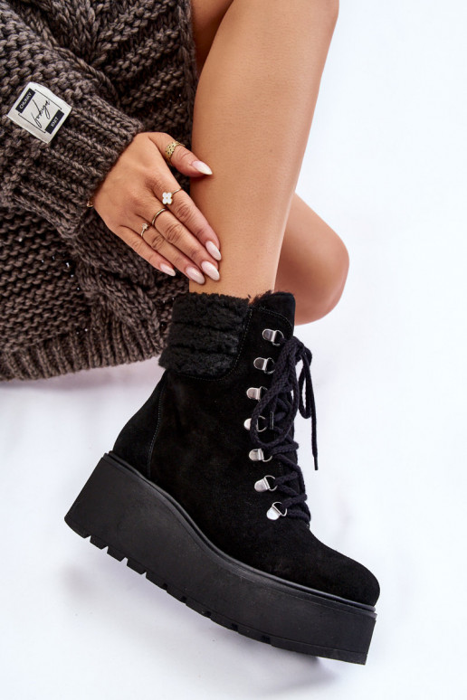 Femminile Scarpe scamosciate Su un cuneo colore nero Lemar Meniko