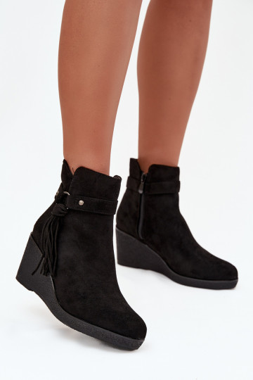 riscaldamento Stivali da donna Su un cuneo con frange colore nero Olivarae