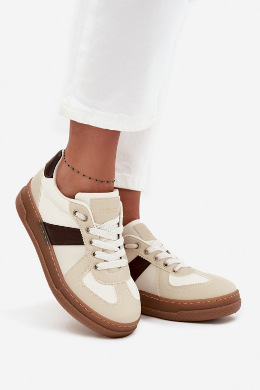 Scarpe modello sneakers Femminile con una piattaforma beige Galivina