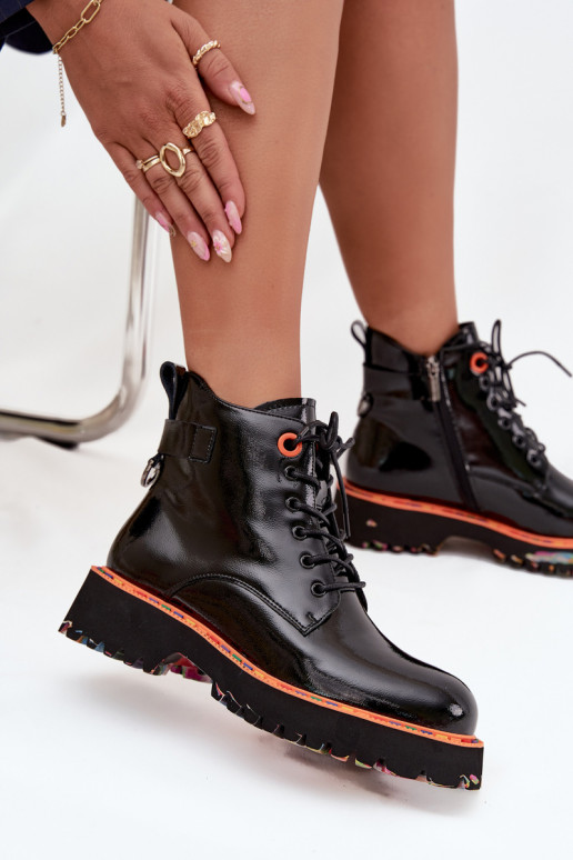 Stivali da donnacon effetto vernicej Skóry Abilitatoturalnej riscaldamento Artiker 57C0061 colore nero