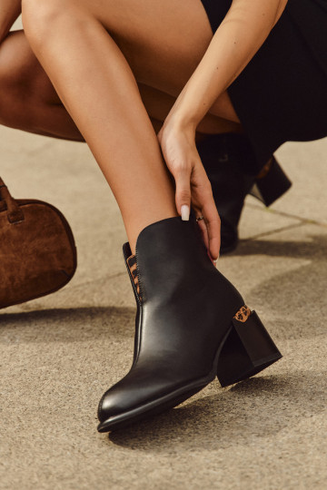 Stivaletti in pelle per donna, Vinceza 66811, colore nero