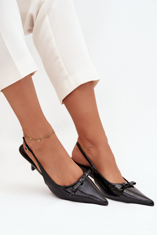 Scarpe laccate con tacchi sottili e fiocchi neri Olvena Scarpe laccate con tacchi sottili e fiocchi neri Olvena