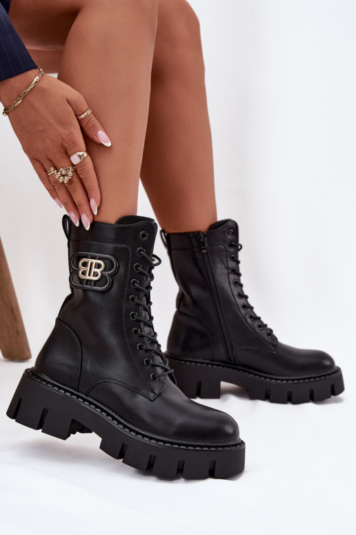 Stivaletti e mocassini da donna imbottiti con ornamenti di colore nero Melisse Stivaletti e mocassini da donna imbottiti con ornamenti di colore nero Melisse