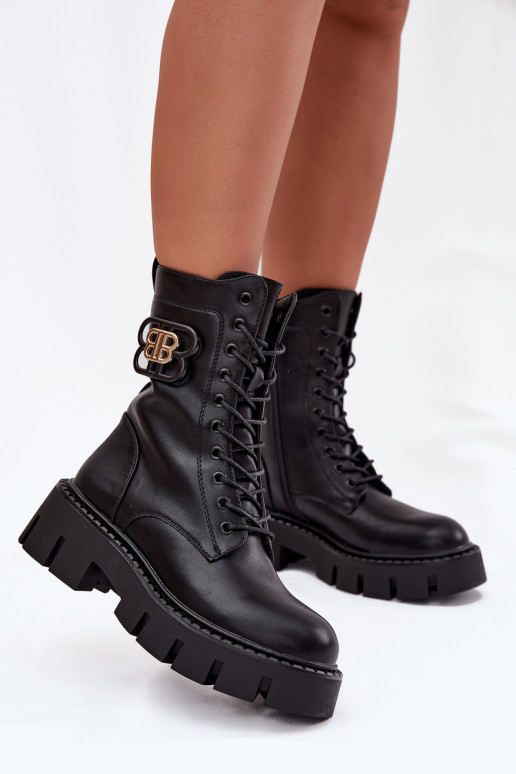 Stivaletti e mocassini da donna imbottiti con ornamenti di colore nero Melisse Stivaletti e mocassini da donna imbottiti con ornamenti di colore nero Melisse