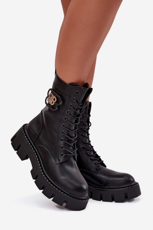 Stivaletti e mocassini da donna imbottiti con ornamenti di colore nero Melisse Stivaletti e mocassini da donna imbottiti con ornamenti di colore nero Melisse