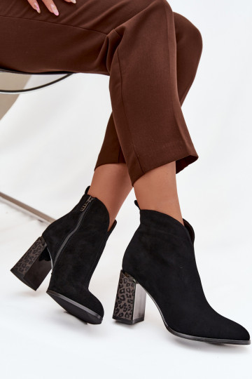 Pelle dalla pelle scamosciata Stivali con riscaldamento interno colore nero Zivella