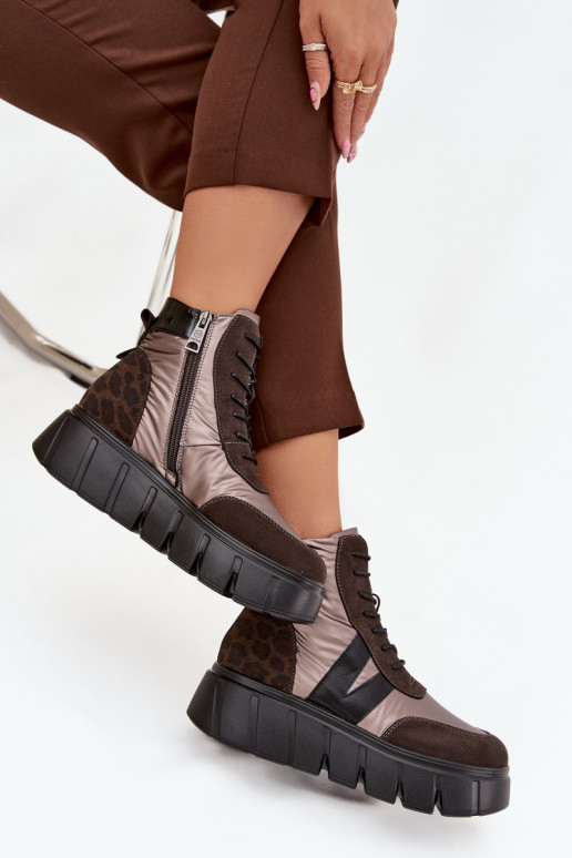 Stivali da donna riscaldamento con una piattaforma Vinceza 58562 colore marrone