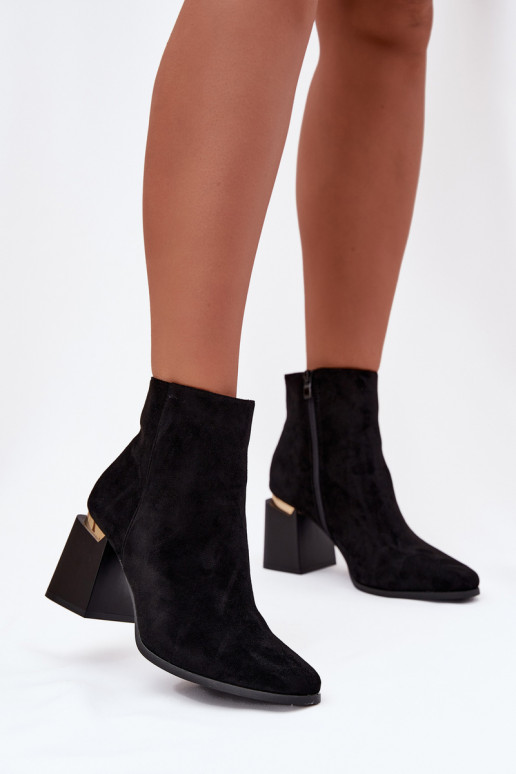 Stivaletti da donna imbottiti in ecopelle scamosciata nera Brivelle Stivaletti da donna imbottiti in ecopelle scamosciata nera Brivelle