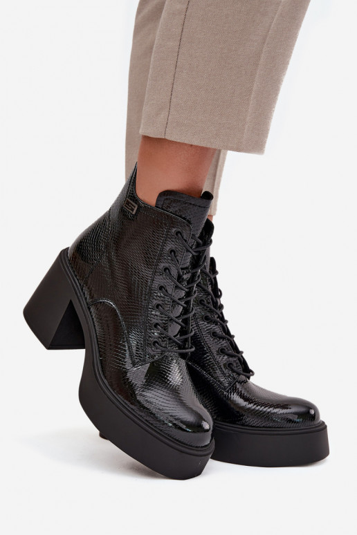 con effetto vernice Pelle Stivali da donna con una piattaforma I Documentazione Vinceza 66817 colore nero con effetto vernice Pelle Stivali da donna con una piattaforma I Documentazione Vinceza 66817 colore nero