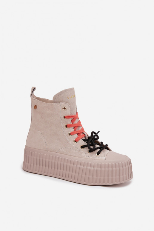 dalla pelle scamosciata riscaldamento Scarpe per il tempo libero con una piattaforma GOE SS2N4047 beige