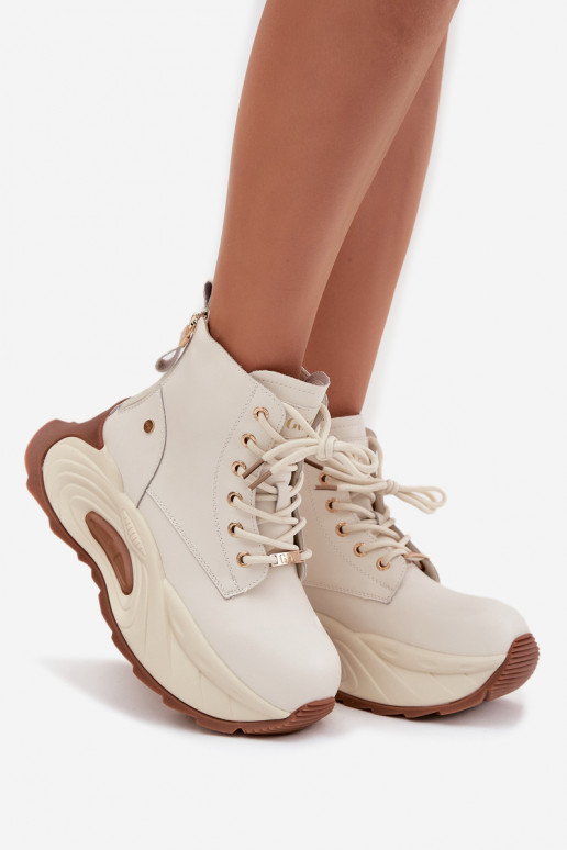 Pelle riscaldamento Stivali da donna con una piattaforma GOE SS2N4300 colore avorio