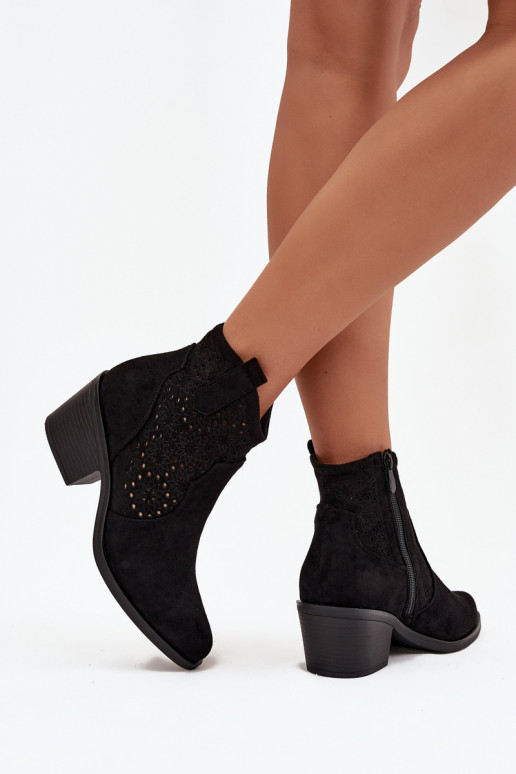 Stivali da donna con elementi traforati con i tacchi S.Barski HY52-529 colore nero