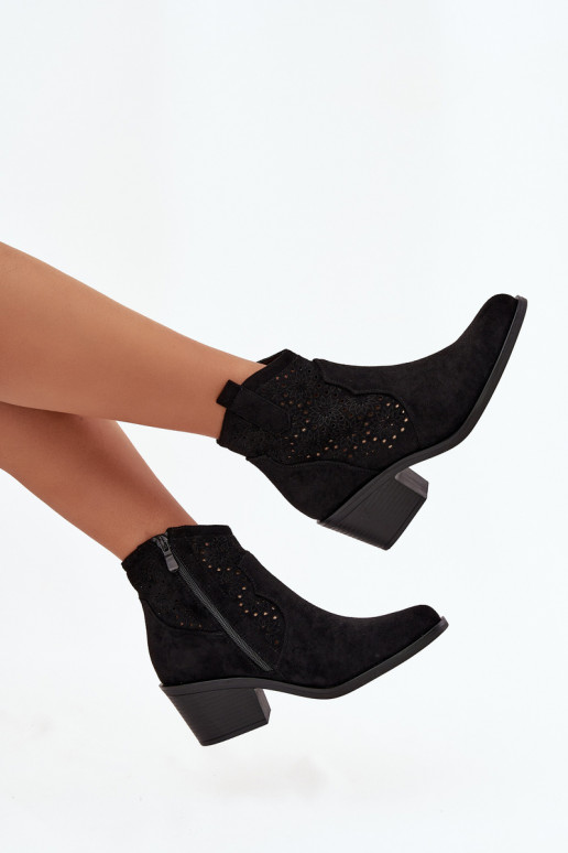 Stivali da donna con elementi traforati con i tacchi S.Barski HY52-529 colore nero